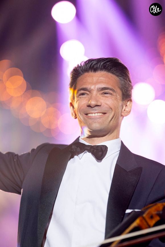 "Joyeux anniversaire my love", a-t-elle d'abord écrit sur le cliché, accompagné d'un cœur rouge.

Gautier Capuçon - 13ème édition du Concert de Paris aux pieds de la Tour Eiffel à l’occasion de la fête nationale du 14 juillet proposé par Radio France, France Télévisions, la Ville de Paris, et Électron Libre Productions. © Perusseau / Clovis / Bestimage