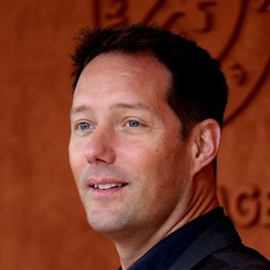 L’astronaute ne peut d'ailleurs pas “faire commerce” de ses missions et ses livres reversent intégralement leurs droits à des associations.

Thomas Pesquet au village (jour 10) lors des Internationaux de France de Tennis de Roland Garros 2022 à Paris, France, le 31 mai 2022. © Dominique Jacovides/Bestimage