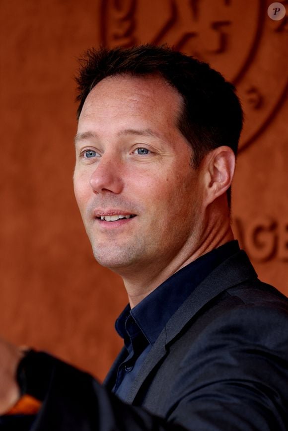 L’astronaute ne peut d'ailleurs pas “faire commerce” de ses missions et ses livres reversent intégralement leurs droits à des associations.

Thomas Pesquet au village (jour 10) lors des Internationaux de France de Tennis de Roland Garros 2022 à Paris, France, le 31 mai 2022. © Dominique Jacovides/Bestimage