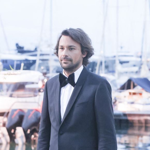 « Récemment, j’ai expliqué qu’il s’agissait d’une ‘bonne grippe’. En réalité, le mot exact était ‘dépression’. », a confié Bertrand Chameroy...


Exclusif - Bertrand Chameroy - Premier plateau de l'émission "C à vous" lors du 76ème Festival International du Film de Cannes le 17 mai 2023. © Jack Tribeca / Bestimage