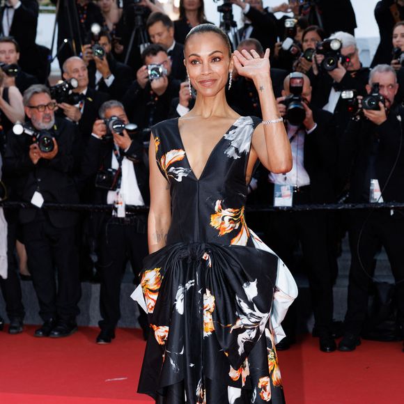 Zoe Saldana - Montée des marches pour la cérémonie de clôture du 79ème Festival International du Film de Cannes, le 23 mai 2026. © Jacovides-Moreau / Bestimage