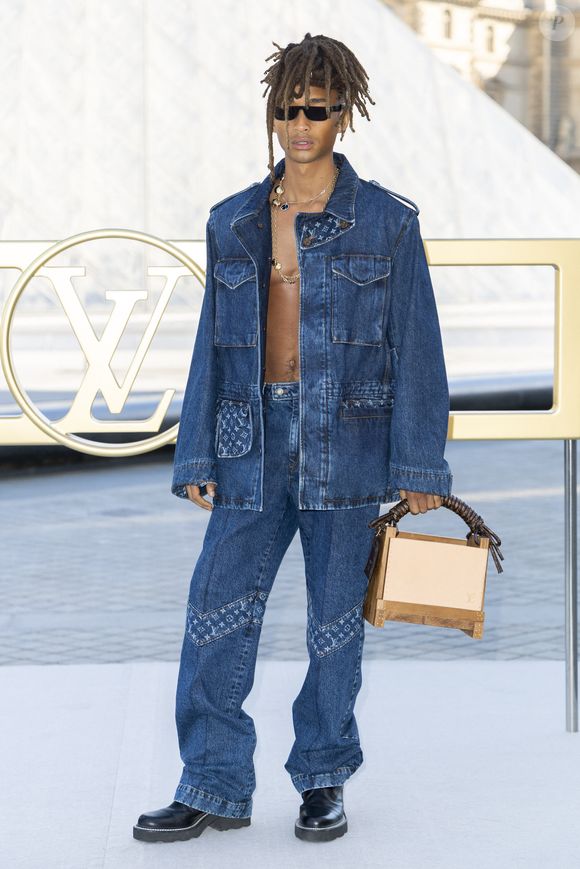 Jaden Smith au photocall du Défilé de mode Vuitton  Collection Printemps-Été 2026 dans le cadre de la Fashion Week de Paris (PFW) dans la Cour Carrée du Louvre, à Paris, France, le 30 septembre 2025. © Olivier Borde/Bestimage