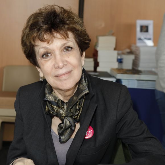 Il était même devenu aidant familial.

Catherine Laborde - Festival du Livre à Nice le 5 juin 2016.  JLPPA / Bestimage