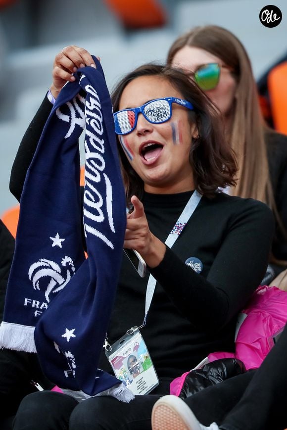 Valérie Begue lors du match de coupe du monde opposant la France au Pérou au stade Ekaterinburg à Yekaterinburg, Russie, le 21 juin 2018. La France a gagné 1-0. © Cyril Moreau/Bestimage # Celebs during the 2018 FIFA World Cup Russia group C match between France and Peru at Ekaterinburg Arena in Yekaterinburg, Russia on June 21, 2018. France won 1-0. | 00388215