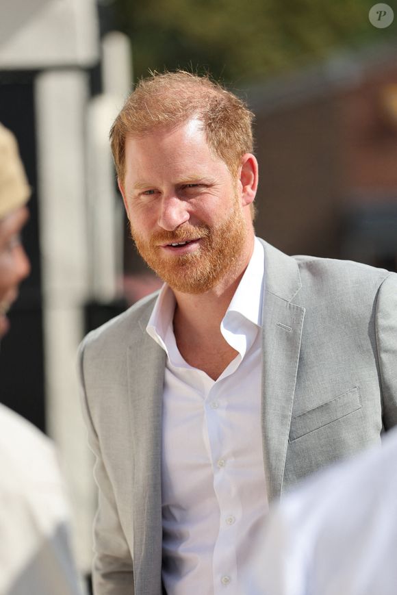 Le duc de Sussex, le prince Harry, arrive pour une visite au Community Recording Studio (CRS) à Nottingham, au Royaume-Uni, le 9 septembre 2025. © Lock Stephen/I-Images/ABACA
