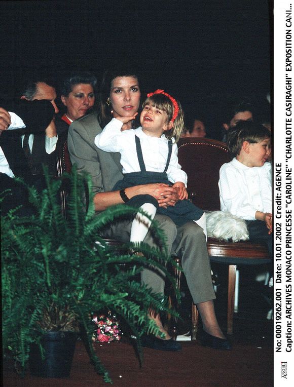 Caroline de Monaco et Charlotte Casiraghi lors d’une exposition canine à Monaco, en avril 1989
Crédit : Agence/Bestimage – Archives