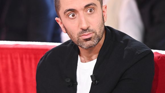 Les enfants en short et t-shirt par grand froid, c'est validé par Jimmy Mohamed ! Sauf que chez lui, ça ne se passe pas comme ça...