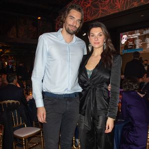 Exclusif - Le nageur Camille Lacourt et sa compagne Alice Detollenaere lors de la soirée de gala de l'Institut Rafaël, maison de l'après Cancer, au Pavillon Gabriel à Paris le 13 décembre 2021.
© Erez Lichtfeld / Bestimage