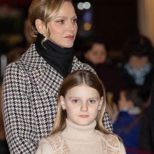 La princesse Charlène de Monaco, La princesse Gabriella de Monaco, comtesse de Carladès - La famille princière de Monaco lors du lancement des illuminations de Noël organisées par la municipalité de Monaco sur la Place d'Armes le 27 novembre 2025.
© Olivier Huitel / Pool / Bestimage
