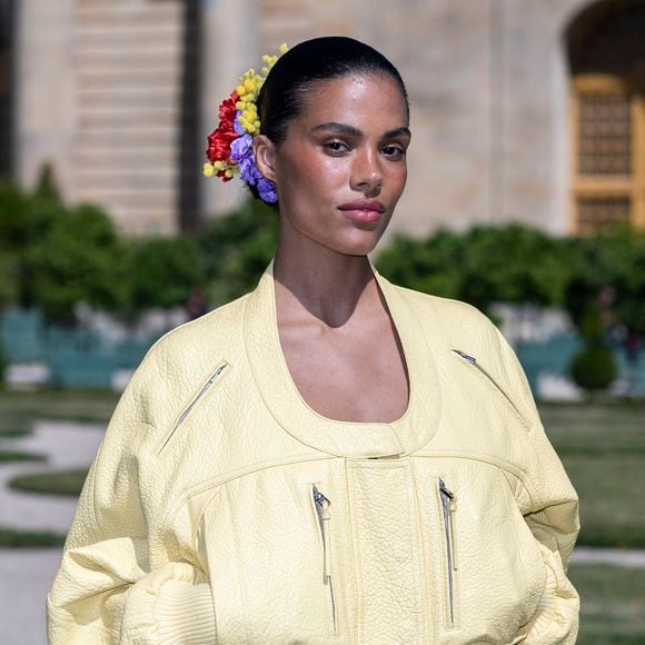 Tina Kunakey au photocall du défilé Jacquemus de la mode homme Printemps/Été 2026 dans le cadre de la Fashion Week de Paris dans les jardins de l’Orangerie à Versailles, France, le 29, 2025. © Olivier Borde/Bestimage