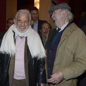 Jean-Paul Belmondo et Jean-Pierre Marielle - People à la générale de la pièce "A torts et à raison" au théâtre Hébertot à Paris le 25 janvier 2016. © Coadic Guirec/Bestimage
