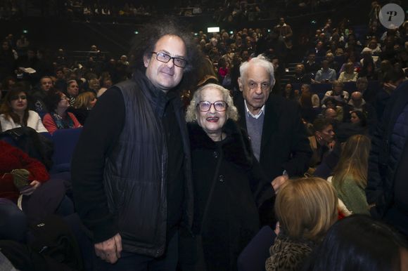Laurent Karila et ses parents au concert d’Enrico Macias pour sa tournée La Fête Continue ! dans la salle de spectacle Le Dôme de Paris - Palais des Sports à Paris, France, le 15 mars 2025. © Jack Tribeca/Bestimage