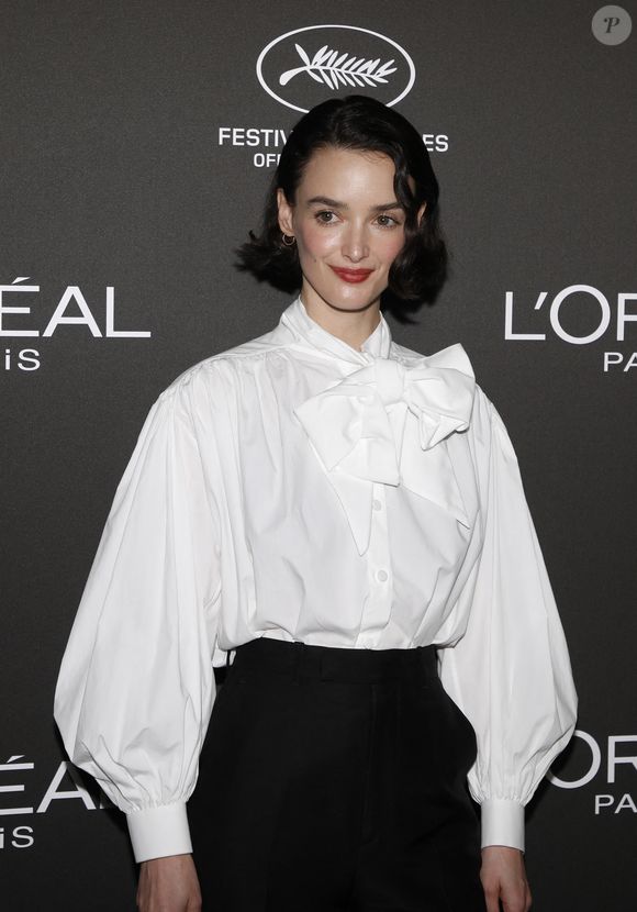Charlotte Le Bon au photocall de la soirée "Lights On Women Award" organisé par L'Oréal Paris lors du 76ème Festival International du Film de Cannes, le 26 mai 2023. © Denis Guignebourg/Bestimage