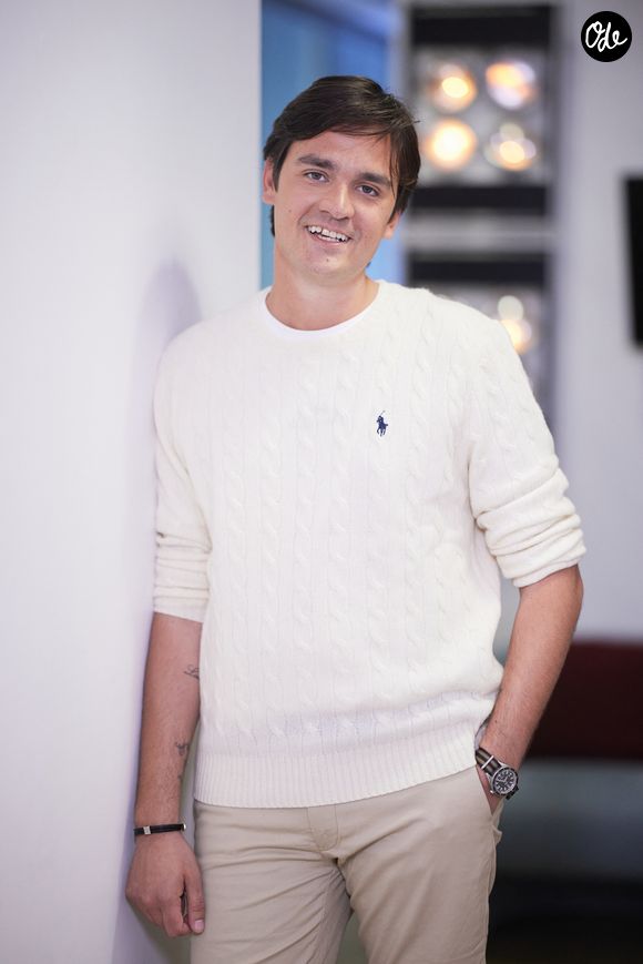 vit une réalité loin des paillettes souvent imaginées. 

Exclusif - Alain-Fabien Delon en backstage de de l'émission "C à Vous" à Paris, France, le 18 octobre 2024. © Cyril Moreau/Bestimage
