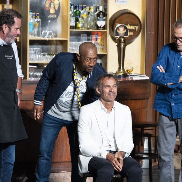 De son côté, Paul Belmondo est lui aussi monté sur scène le lundi 11 août 2025 dans le cadre du Festival de Ramatuelle

Exclusif - Christian Vadim, Édouard Montoute, Paul Belmondo, Bernard Fructus - La pièce "Papasss" au théâtre de Verdure lors du 41ème Festival de Ramatuelle le 11 août 2025.
© Cyril Bruneau / Bestimage