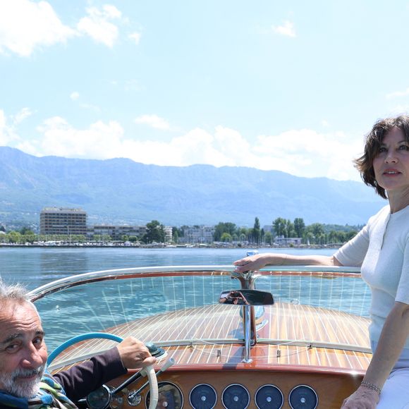 Exclusif - Antoine Dulery et Mathilde Seigner en Riva sur le Lac du Bourget lors de la 3ème édition du Festival du Cinema Français et de la gastronomie d'Aix-les-Bains le 5 juin 2024. © Denis Guignebourg / Bestimage