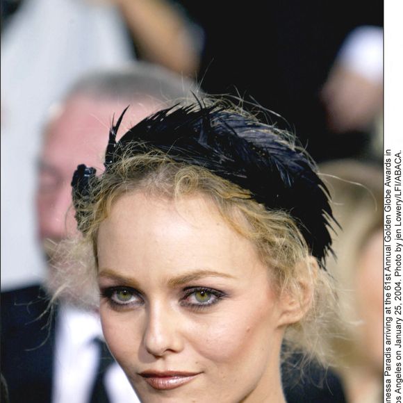 Parmi les souvenirs marquants évoqués, celui de l’enregistrement de l’album "Bliss" en 2000, période où Vanessa s’est retrouvée seule à Los Angeles pour finaliser son projet...


L'actrice et chanteuse française Vanessa Paradis arrive à la 61e cérémonie annuelle des Golden Globe Awards à l'hôtel Beverly Hilton de Los Angeles, le 25 janvier 2004. Photo prise par Jen Lowery/LFI/ABACA.