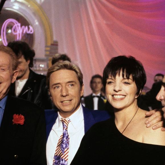 Archives  En France, à Paris, Charles TRENET, Pascal SEVRAN, Liza MINNELLI, Charles AZNAVOUR sur le plateau de l'émission "La chance aux chansons", pour le dixième anniversaire de l'émission. Le 5 avril 1994 © Bernard Leguay via Bestimage