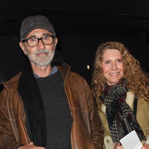 “J’étais et je reste l’homme d’une seule femme : la mienne. Je suis toujours amoureux d’elle”, confiait le comédien à "Paris Match" en 2016. 

Exclusif - Thierry Lhermitte avec sa femme Hélène - Générale de la pièce "Groenland" avec Géraldine Danon au théâtre "La Scala" à Paris le 8 novembre 2019. © Coadic Guirec/Bestimage