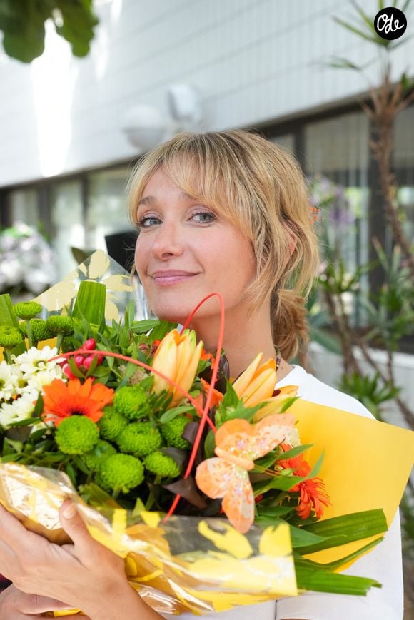 Caroline Anglade - Les célébrités participent au défilé de la 10ème édition de la Semaine de la Mode de l’association 'Juste Humain' à l'Hôpital Robert Debré à Paris, France, le 18 juin 2026. © Anne-Sophie Guebey/Bestimage