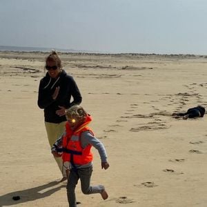 Agathe Lecaron partage de rares photos d'elle avec son mari François Pellissier ainsi que leurs enfants Gaspard et Félix.