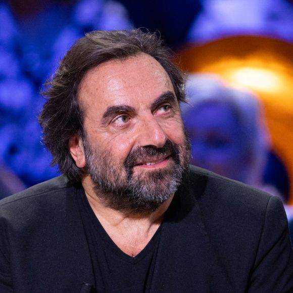 André Manoukian reconnaît avoir beaucoup de mal à se déconnecter de son travail, même pendant les vacances.

André Manoukian lors de l'enregistrement de l'émission "La Boîte à secrets", présentée par F.Bollaert sur France 3, dans les studios du Lendit à Saint-Denis, France.

© Cyril Moreau/Bestimage