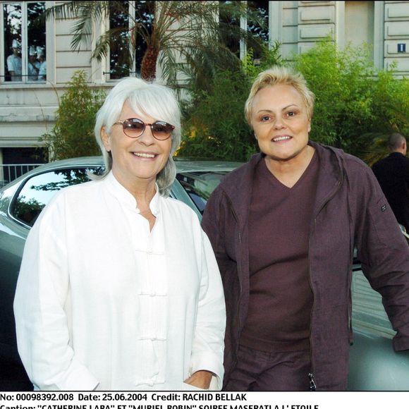Pendant cinq années, de 1990 à 1995, Catherine Lara et Muriel Robin ont partagé une histoire d’amour intense.

Archives : Catherine Lara et Muriel Robin à la soirée Maserati à l'Étoile @RACHID BELLAK / BESTIMAGE