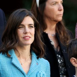 Charlotte Casiraghi, Raphaël Elmaleh dans la cour du palais princier le jour de la fête nationale de Monaco le 19 novembre 2024.

© Jean-Charles Vinaj / Pool Monaco / Bestimage