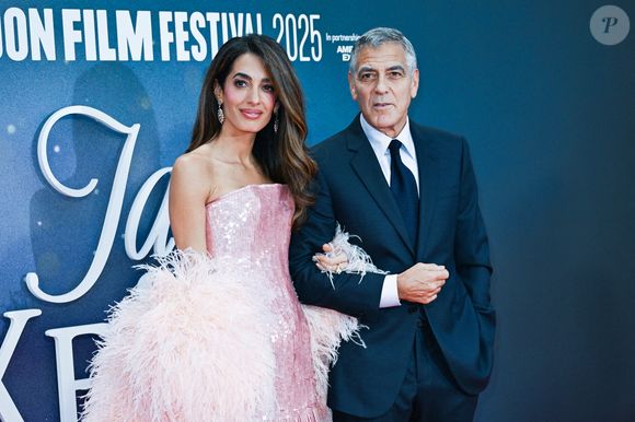 Amal Clooney et George Clooney assistent à la première de "Jay Kelly" dans le cadre du BFI London Film Festival à Londres, Angleterre. Photo par Aurore Marechal/ABACAPRESS.COM