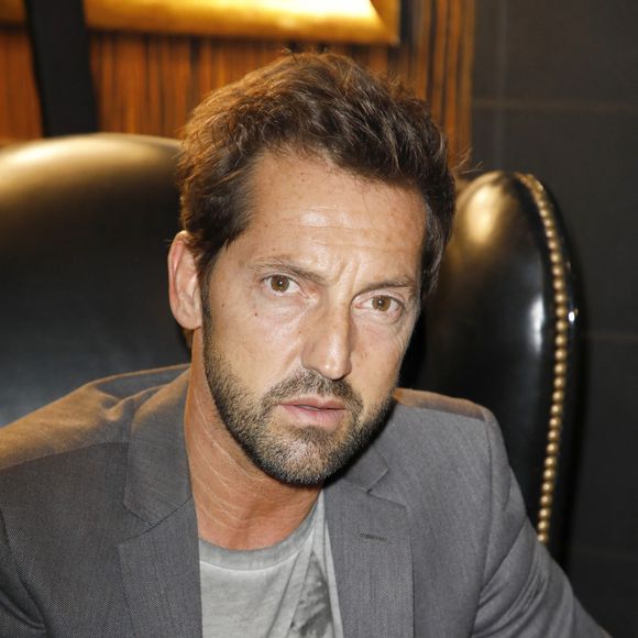 Une hilarante anecdote qui a fait mouche !

Exclusif - Frédéric Diefenthal - People au défilé de mode "Tania Valenti" au Sofitel à Paris, lors de la fashion week.  © Christophe Aubert via Bestimage