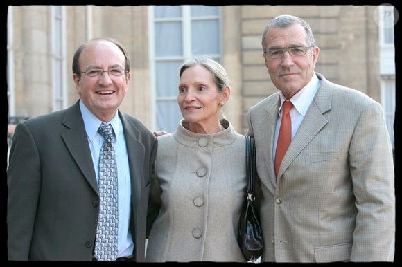 Rétro - Décès de Gérard Bourgoin ancien président de l'AJA, victime d'une crise cardiaque à l'âge de 85 ans en rentrant du match Auxerre-Strasbourg - Jean-Claude Hamel, sa femme et Gérard Bourgoin au Palais de L'Elysée. ALAIN GUIZARD / BESTIMAGE
