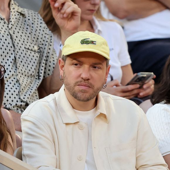 Avant de se confier sur son rapport à l'amour : "Pour moi, l'amitié est bien plus importante parce que, déjà, je ne comprends rien à l'amour",

Quentin Mosimann dans les tribunes lors des Internationaux de France de Tennis de Roland Garros 2026. Paris, le 27 mai 2026. © Jacovides-Moreau / Bestimage