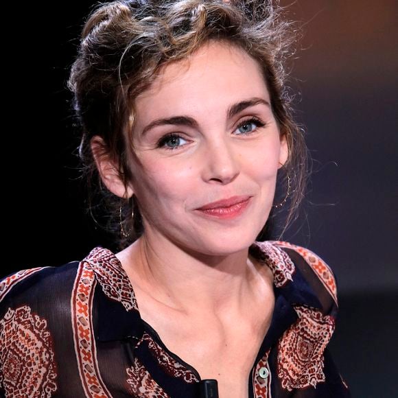 Claire Keim pose lors d'une séance photo à Paris, France, en mars 2017. Photo par VIM/ABACAPRESS.COM