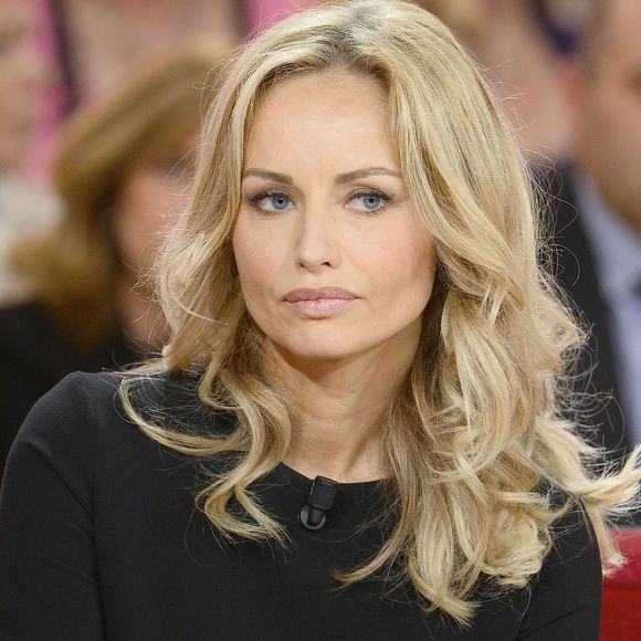 À 53 ans, celle qui partage désormais sa vie avec Marc Lavoine a néanmoins pris la sage décision de bannir le sucre de son assiette et ce depuis 3 ans. 


Adriana Karembeu - Enregistrement de l'émission "Vivement Dimanche" diffusée le 11 mai 2014 - invité principal Patrick Fiori -
Paris le 7 mai 2014