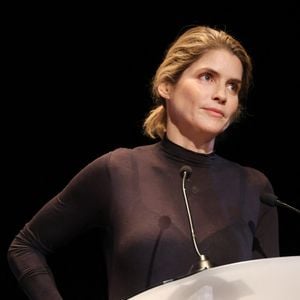 Sur la plage, elle a partagé une vidéo poétique où elle joue du piano à même le sable face à un sublime coucher de soleil.

Alice Taglioni lors de la cérémonie de clôture du 33eme Festival International du Film Fantastique de Gerardmer le 31 Janvier 2026.

Denis Guignebourg/BestImage © Denis Guignebourg / Bestimage