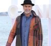 "Bouliste, c'était surtout quand j'étais petit", confie-t-il à La Provence.
Eric Cantona - Photocall "Brigade Anonyme" sur la plage du Majestic lors de la 9ème édition de "CanneSeries" à Cannes le 26 Avril 2026. © Denis Guignebourg / Bestimage