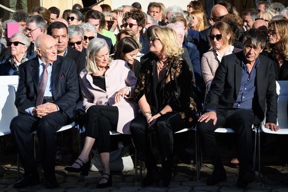 Louis Edouard Carrère, Nathalie Carrère, Marina Carrère d'Encausse et Emmanuel Carrère, - Hommage national à Hélène Carrère d'Encausse aux Invalides à Paris le 3 octobre 2023.

© Eric Tschaen / Pool / Bestimage