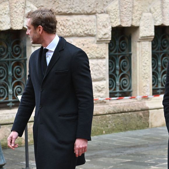 Pierre Casiraghi et sa femme Beatrice Borromeo - Obsèques de Didier Guillaume (ancien ministre de l'Agriculture entre 2018 et 2020 et ancien Ministre d'Etat de Monaco 2024–2025) en la cathédrale Notre-Dame-Immaculée de Monaco le 23 janvier 2025. © Bruno Bebert/Bestimage