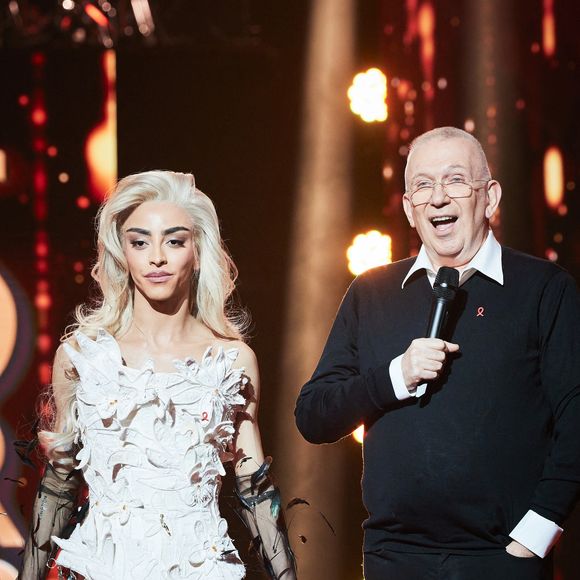 Exclusif - Jean Paul Gaultier et Bilal Hassani lors de l’enregistrement de l’émission “Les stars s’unissent pour le Sidaction” au théâtre Marigny à Paris, France, le 11 mars 2025. L’émission sera diffusée en prime le 22 mars sur France 2. © Guirec-Moreau/ Bestimage