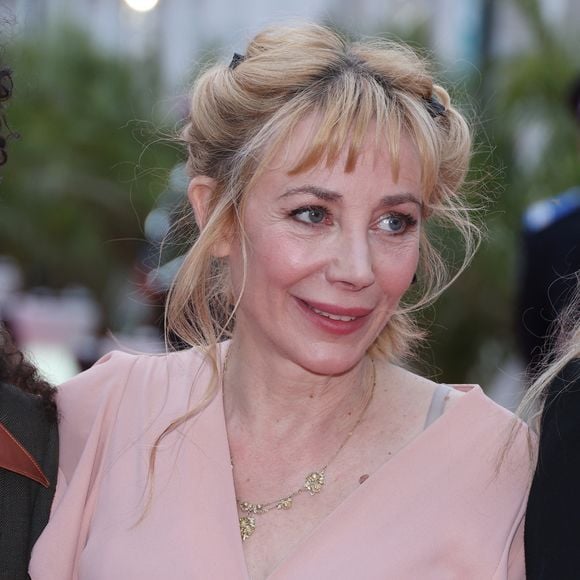 Si elle avait continué dans cette voie, elle aurait intégré un secteur comptant 7 692 entreprises en France en 2023, à 72 % dirigées par des femmes.

Julie Depardieu - Arrivées à la soirée de clôture de la 35ème édition du ''Dinard British and Irish Film Festival'' de Dinard, France, le 5 octobre 2024. © Denis Guignebourg/BestImage
