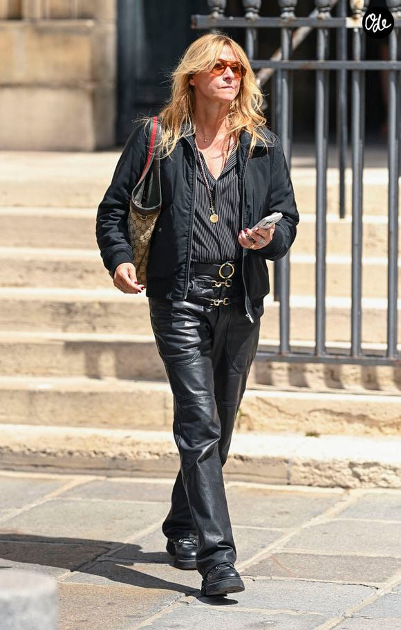 mais aussi la designeuse et ex-femme de Marc Lavoine Sarah Poniatowski

Sarah Poniatowski - Obsèques de Silvita Gallienne (née Baronne Silvita de Posch Pastor) dans l'église Saint-Philippe du Roule à Paris le 9 juin 2026.
Agence / Bestimage