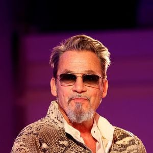 Florent Pagny - Soirée de gala "Heroes for Imagine" qui a permis de récolter dix millions d'euros au profit de la recherche contre les maladies génétiques à Paris le 23 septembre 2024.
Depuis sa création en 2015, ce gala organisé tous les deux ans au cœur de l’Institut, propose à la vente des œuvres et des moments d’exception uniques pour soutenir les chercheurs et médecins de l’Institut Imagine, qui œuvrent au quotidien pour comprendre et guérir les maladies génétiques.
Cette vente caritative est fondamentale pour l’avenir d’Imagine. Elle permet d’accélérer ses grands projets stratégiques, de conforter son attractivité, et de répondre aux besoins de la recherche en termes d’équipements et de technologies de pointe, comme en recrutement de talents.
En quatre éditions, HEROES for Imagine a permis de lever plus de 22 millions d’euros.
Et 2024 est une année toute particulière pour l’Institut Imagine qui fête ses 10 ans mais aussi la cinquième édition d’Heroes, actuellement en pleine préparation !
"Grâce à Heroes, la recherche sur les maladies génétiques s'accélère, quels que soient les obstacles, au bénéfice des enfants malades et de leurs familles. Avec virtuosité et engagement, les chercheurs et les médecins de l'Institut Imagine, pratiquent la meilleure science d'aujourd'hui pour inventer la meilleure médecine de demain"

© Dominique Jacovides / Bestimage