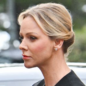 Moment difficile sur le Rocher

La princesse Charlène de Monaco - Obsèques de Didier Guillaume (ancien ministre de l'Agriculture et ancien Ministre d'Etat de Monaco) en la cathédrale Notre-Dame-Immaculée de Monaco. © Bruno Bebert/Bestimage