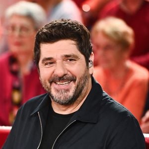 En parallèle, Patrick Fiori poursuit ses projets, notamment un concert au Stade Vélodrome de Marseille.

Exclusif - Patrick Fiori - Enregistrement de l'émission Vivement dimanche, diffusée sur France 3 le 17 novembre 2024. © Guillaume Gaffiot / Bestimage