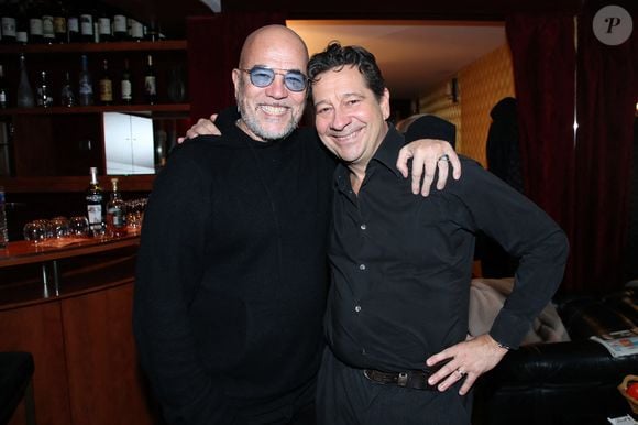 De nombreuses célébrités étaient de la partie comme Pascal Obispo par exemple qui n'a pas hésité à prendre la pose avec l'humoriste.

Exclusif - Pascal Obispo et Laurent Gerra - Célébrités au spectacle « Laurent Gerra se met à table ! », à savourer au Casino de Paris, à Paris, France, le 10 Décembre 2024. 

© Bertrand Rindoff / Bestimage