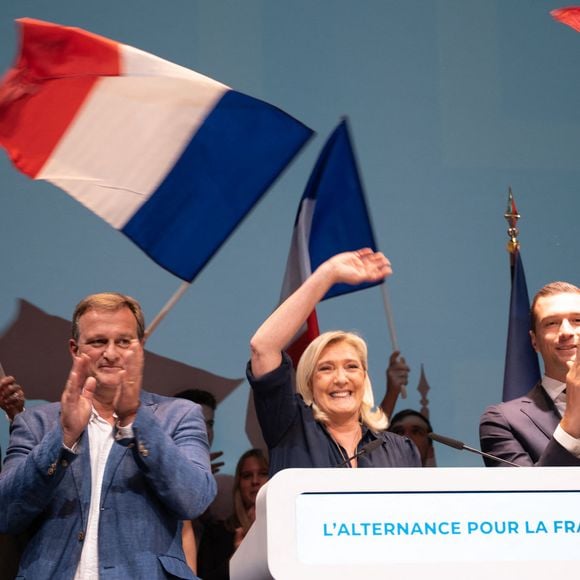 Louis Aliot, Marine Le Pen, Jordan Bardella - Meeting de rentrée du Rassemblement National au Cap d'Agde, le 18 septembre 2022.
©Stéphanie Gouiran / Panoramic / Bestimage