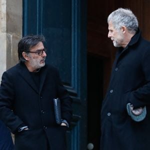 Yvan Attal et Stéphane Guillon - Sorties des obsèques de Niels Arestrup à l'Église Saint-Roch à Paris. Le 10 décembre 2024
© Christophe Clovis / Bestimage