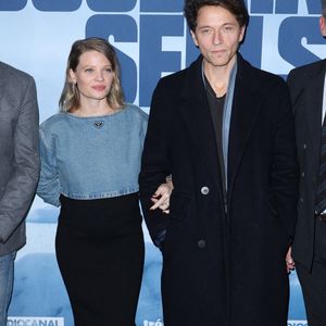 Mélanie Thierry et Raphael Haroche assistent à la première de Soudain Seuls à l'UGC Normandie à Paris, France, le 04 décembre 2023. Photo par Jerome Dominé/ABACAPRESS.COM