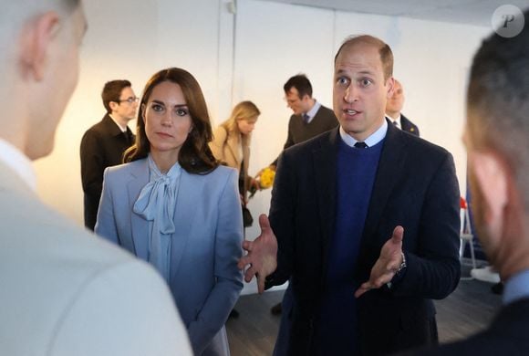 Le prince William, prince de Galles, et Catherine (Kate) Middleton, princesse de Galles, arrivent pour une visite au Trademarket, un nouveau marché de rue et de vente au détail en plein air situé dans le centre-ville de Belfast, Royaume Uni, le 6 octobre 2022. Bestimage