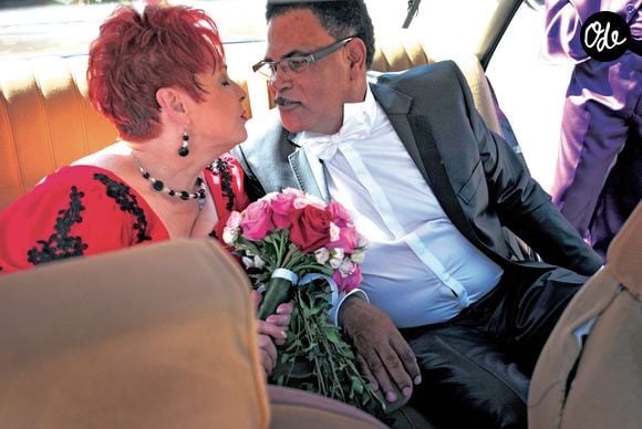 Dans un entretien accordé à Gala, la chanteuse a raconté avoir rencontré son futur mari alors qu'il était régisseur sur une tournée.

Fabienne Thibeault et Christian Montagnac se marient à Castelnaud-La-Chapelle en Dordogne près de Périgueux le 22 août 2015.

© Agence / Bestimage